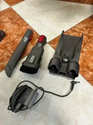 Aspiradora Dyson V10 con contenedor grande