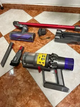 Aspiradora Dyson V10 con contenedor grande