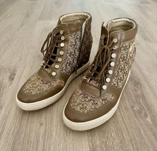 Botines Naf Naf Marrones con Borrego