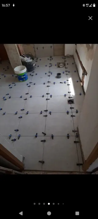 Alicatado y solado para baño