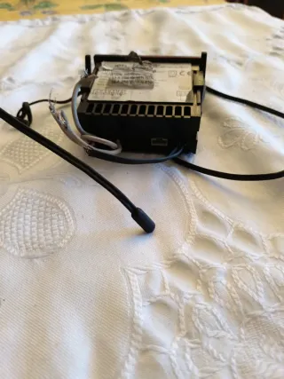 Termostato con sonda y 3 Interruptores Balancín