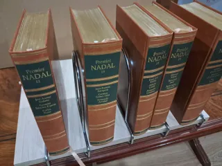 Separatori metallici per libri