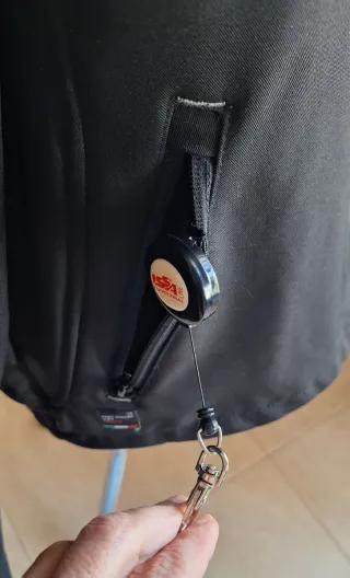 Chaqueta anorak negra Issaline