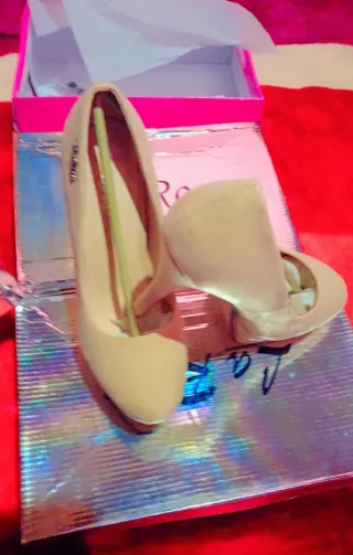 Zapatos de tacón Ana Rosa beige mujer