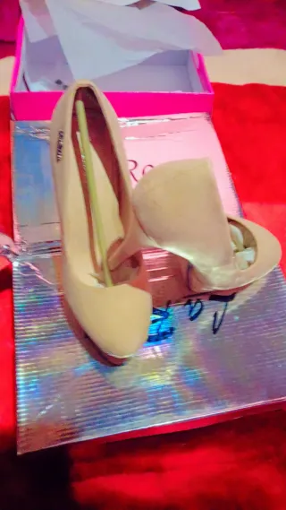 Zapatos de tacón Ana Rosa beige mujer