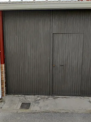 Puerta de garaje metálica