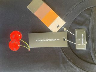 Camiseta Nude Project Negra Cerezas