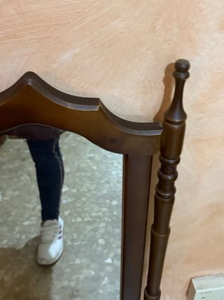 Espejo de madera antiguo