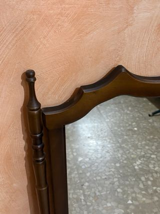 Espejo de madera antiguo