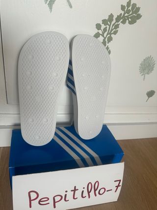 Chanclas Adidas Adilette Talla 38 blancas y azules