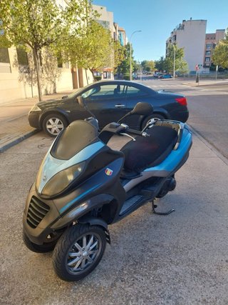 Piaggio MP3 250cc Azul/Gris  papeles  a dia negcib