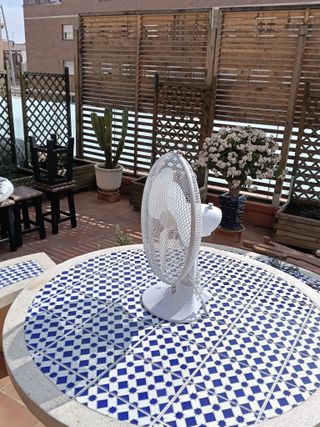 Ventilador de mesa blanco