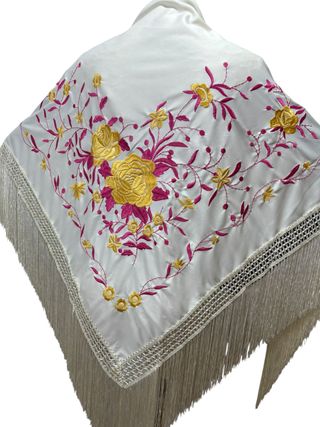 Manton Flamenco Bordado Flores Blanco