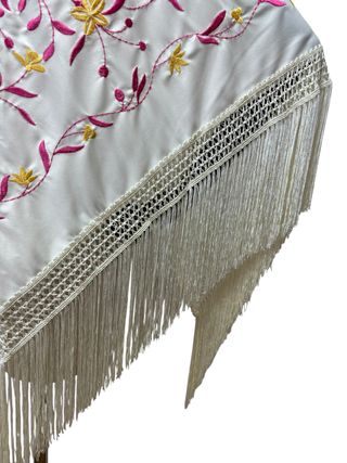 Manton Flamenco Bordado Flores Blanco