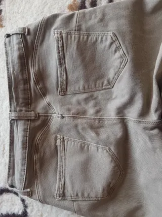 Pantalones vaqueros grises