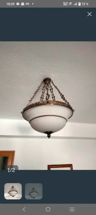 Lámpara de techo colgante dorada y blanca