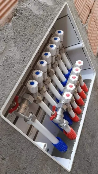 Hola, me especializo en electricidad, fontanería,