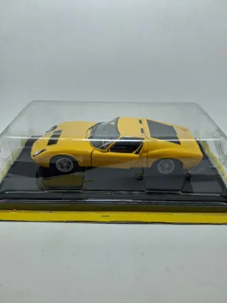 Lamborghini P400 Miura Fabbri Editori scala 1:24.