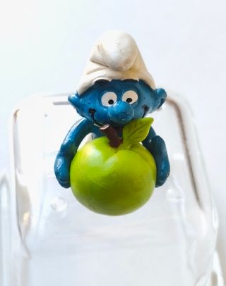 PITUFO CON MANZANA 1982 SCHLEICH PVC SMURFS PEYO