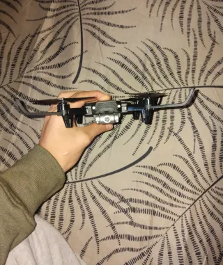 Drone plegable negro y gris  Sin mando ni cargador