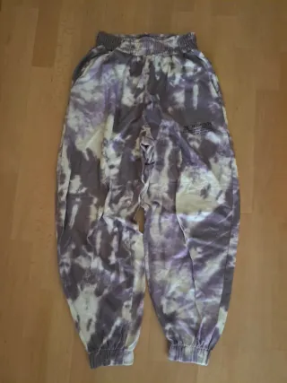 Pantalón chándal tie-dye morado y blanco