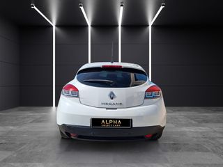 RENAULT Mégane Dynamique 1.6 16v 110