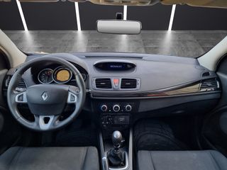 RENAULT Mégane Dynamique 1.6 16v 110