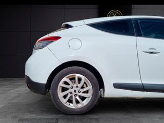 RENAULT Mégane Dynamique 1.6 16v 110