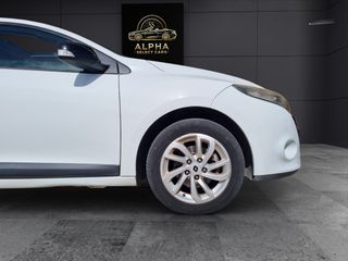 RENAULT Mégane Dynamique 1.6 16v 110