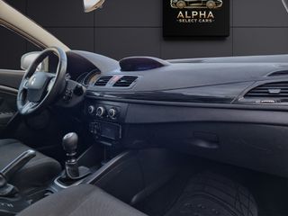 RENAULT Mégane Dynamique 1.6 16v 110