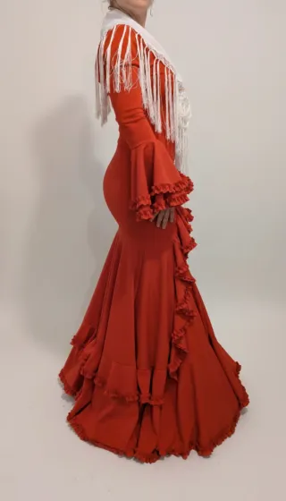 Traje de flamenca, tallas variadas.