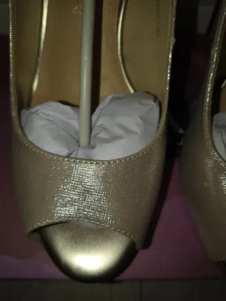 Zapatos de tacón D'Angela beige y dorado