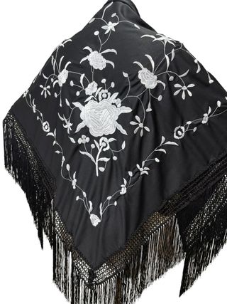 Manton Flamenco Bordado Flores Negro Blanco
