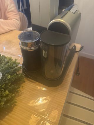 Cafetera Nespresso DeLonghi