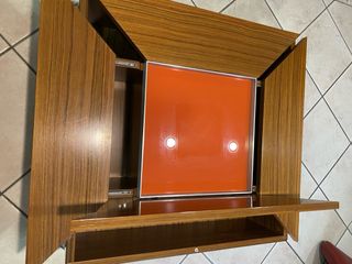 Mesa de centro madera y naranja