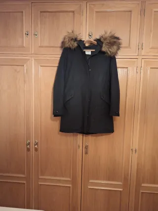 Parka Zara con capucha Talla L