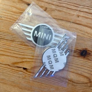 Insignia Metálica Mini Cooper