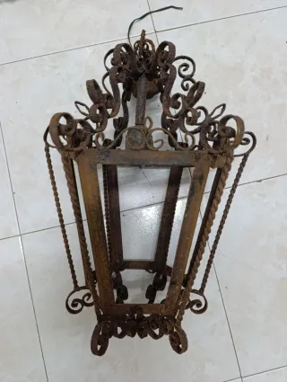 Farol de forja antiguo