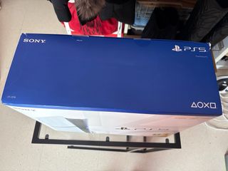 Caja PS5 con manuales