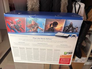 Caja PS5 con manuales