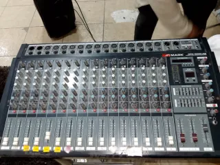 Mesa de Sonido MARK MPM 16352 USB