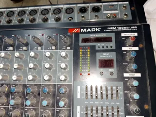 Mesa de Sonido MARK MPM 16352 USB