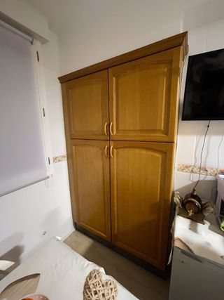 Cocina Muebles Madera y Encimera Mármol