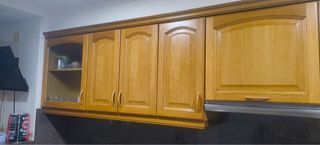 Cocina Muebles Madera y Encimera Mármol