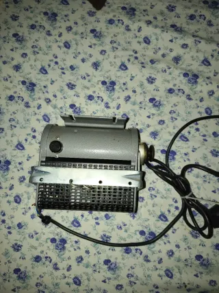 Motor eléctrico para máquina de coser