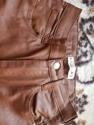Pantalones efecto piel marrones Talla XS