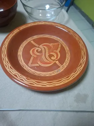 Plato de barro decorado