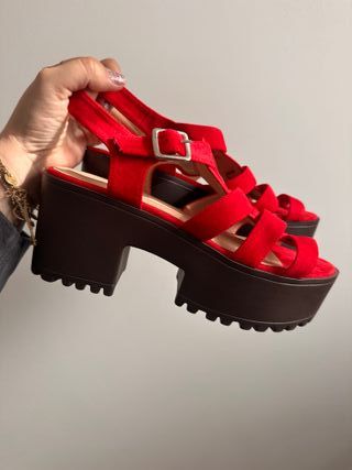 Sandalias rojas plataforma tacón