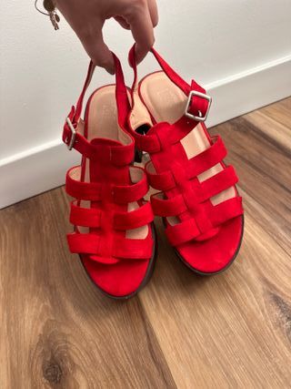 Sandalias rojas plataforma tacón