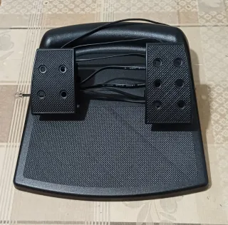 Volante y Pedales BigBen PS1/PS2